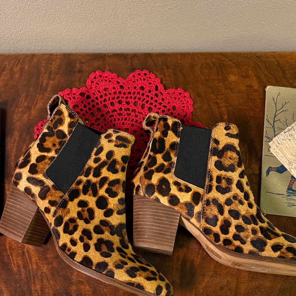 Madewell the Regan Boot in Leopard Calf Hair Ankle Boots - Women 7.5 - Picture 2 of 5